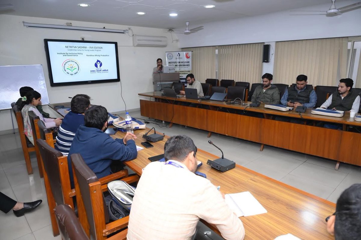 IIPG_RMP's tweet photo. “Dr. Dinesh Ashok led a session on emerging trends in India’s internal security, discussing evolving threats, legal frameworks, and the role of informed leadership in strengthening national security.”

#NetritvaSadhana #InternalSecurity #NationalSecurity #LeadershipThought #IIPG https://t.co/K9PXsULDJI
