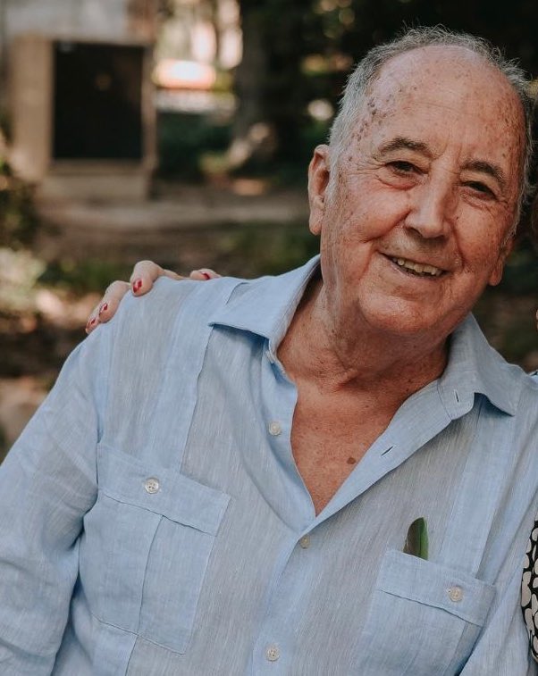 ⚫️ Lamentamos comunicar el fallecimiento de nuestro hermano Juan González Barrios, quien fuera miembro de la Junta de Gobierno y pregonero de nuestra Semana Santa.

Nos unimos al dolor de su familia, y elevamos a nuestros titulares una oración por su alma.

Descanse en paz. 🕊️