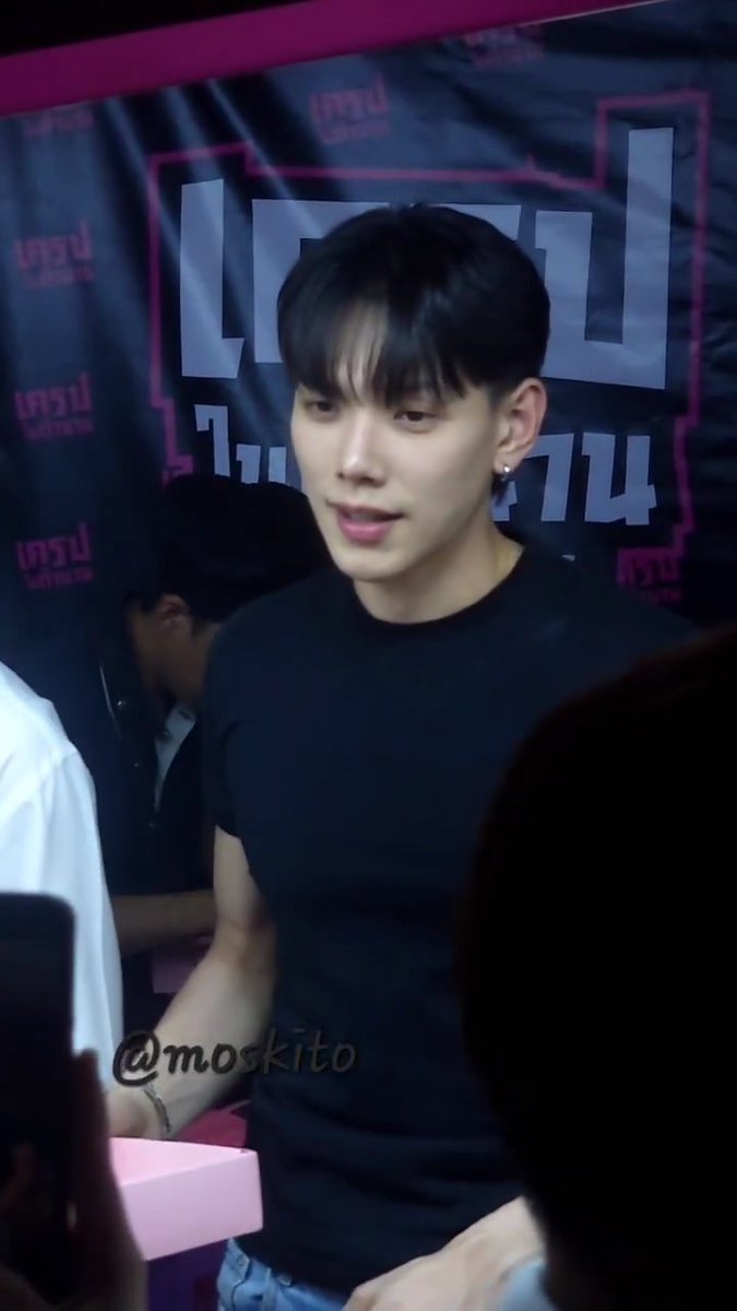 มางานแฟนเสร็จไปทำงานต่อเลย
สร้างเนื้อสร้างตัวมากกกก 
ไปอุดหนุนกันเยอะๆๆๆได้เลย

#ต้าห์อู๋ #DAOU