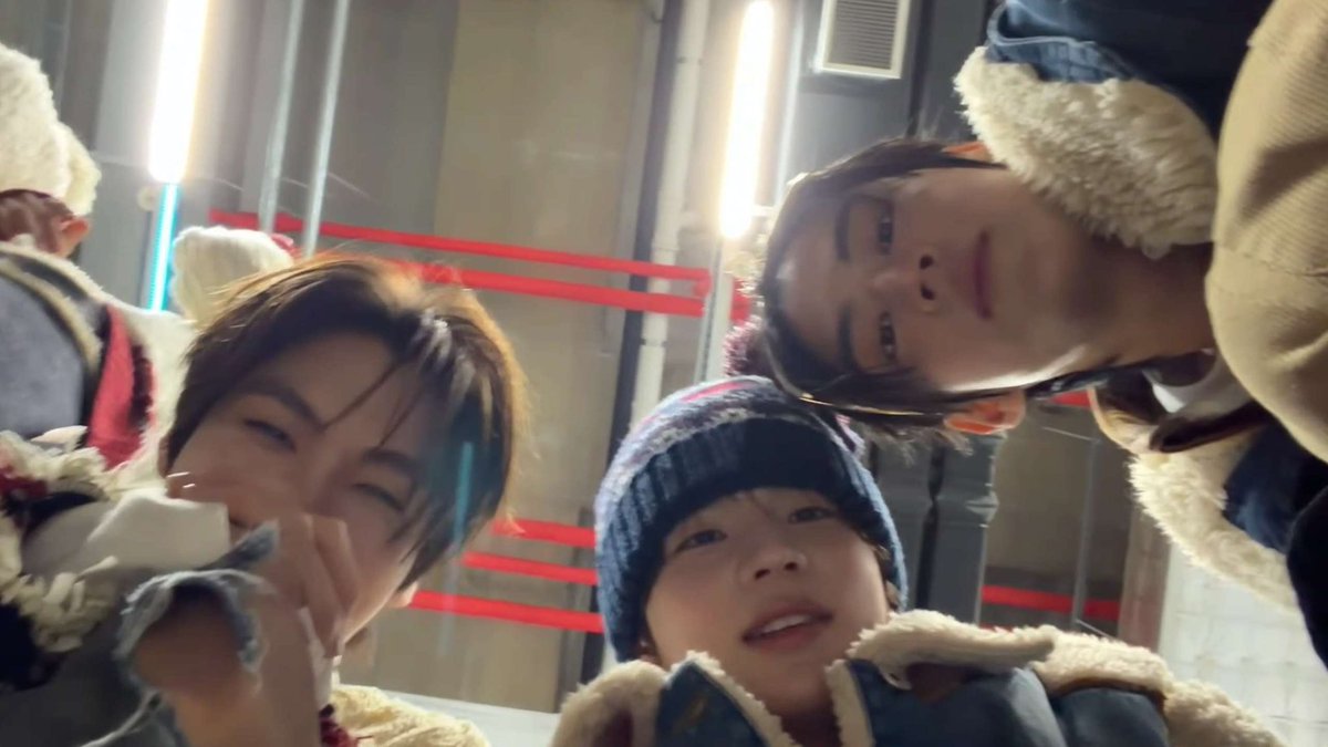 nshnshngd's tweet image. 사모즈 좋은이유 이얼굴로 이런애들이라서