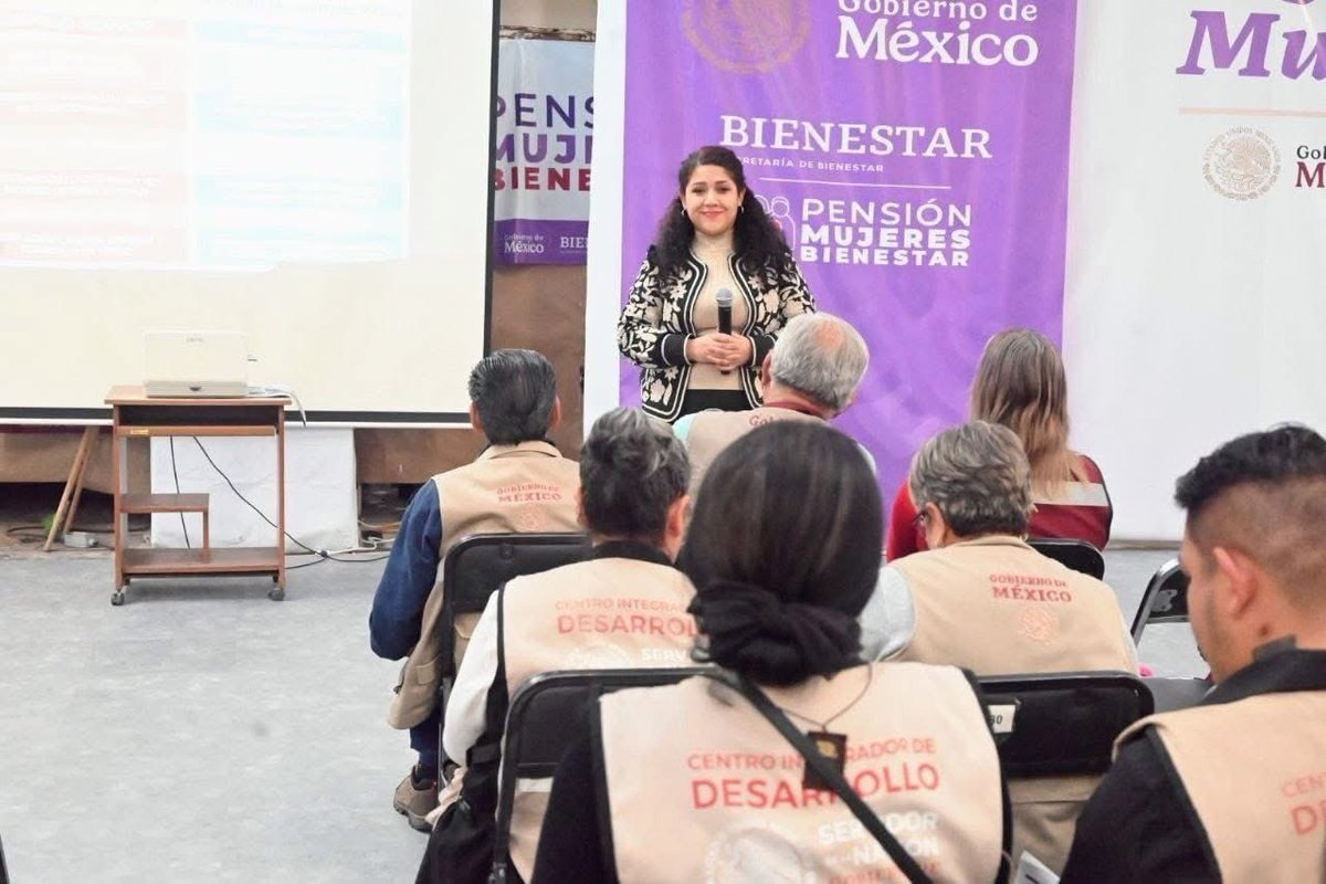 afondoJAL's tweet image. Refuerza Katia Meave Ferniza @KatiaMeave capacitación de Servidores de la Nación en Guadalajara @GobiernoMX @DelegacionJal @bienestarmx 
afondojalisco.com/refuerza-katia…