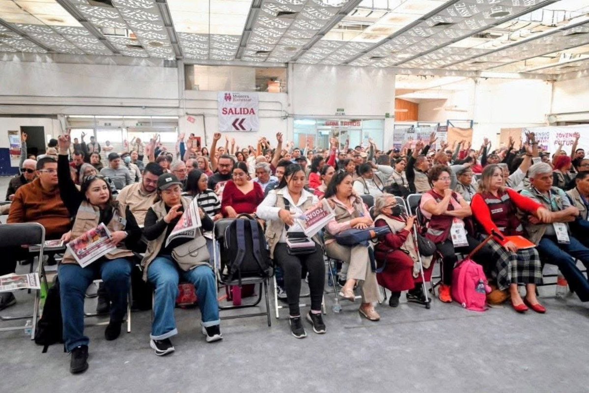 afondoJAL's tweet image. Refuerza Katia Meave Ferniza @KatiaMeave capacitación de Servidores de la Nación en Guadalajara @GobiernoMX @DelegacionJal @bienestarmx 
afondojalisco.com/refuerza-katia…