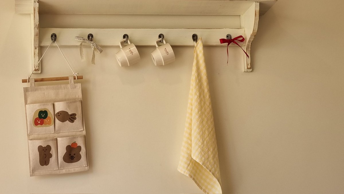 note465450's tweet image. #일상계트친소 #독서계트친소
느리게 읽고 가끔 쓰는 한량 일상 대공개°•○
책 읽고 공부도 하고 카페도 가고°° 천천히 내 속도대로 살고 있는 예비 대학생을 탐라에 두세요 🥹.. 수제 트윗 잘 굽읍니다