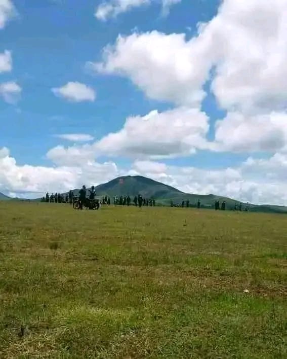 FaithNtako65514's tweet photo. #SUD-#KIVU 🇨🇩:  | Objectif de la semaine :

libération totale de @Minembwe et protection de la communauté Banyamulenge, longtemps prise en otage par des collaborateurs du Rwanda.

Un climat de paix est attendu à Minembwe.
@africatodayMG
@amluzayamo @anthonykatombe @PatrickMuyaya https://t.co/QkmZSTBdW4