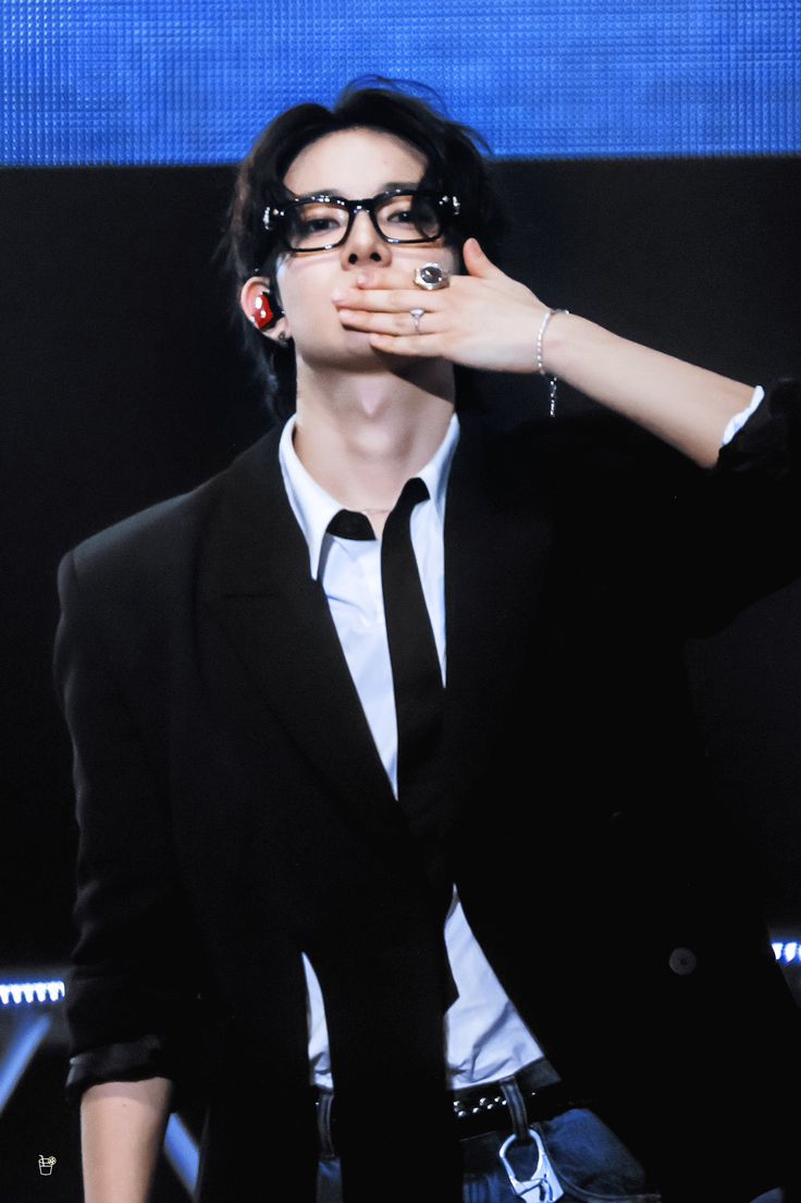OfBlissBitte's tweet photo. @BlissBitte @Minwookssi Leo senyum lembut. “Udah engga nangis kan? Semoga videonya bikin hati kalian hangat ya. Makasih banyak udah jadi bagian dari kita. Serius, gue bakal kangen banget. Cuisiners always love you, Blissie. Jangan lupa balik main ya.” https://t.co/zuhZ01lOTC