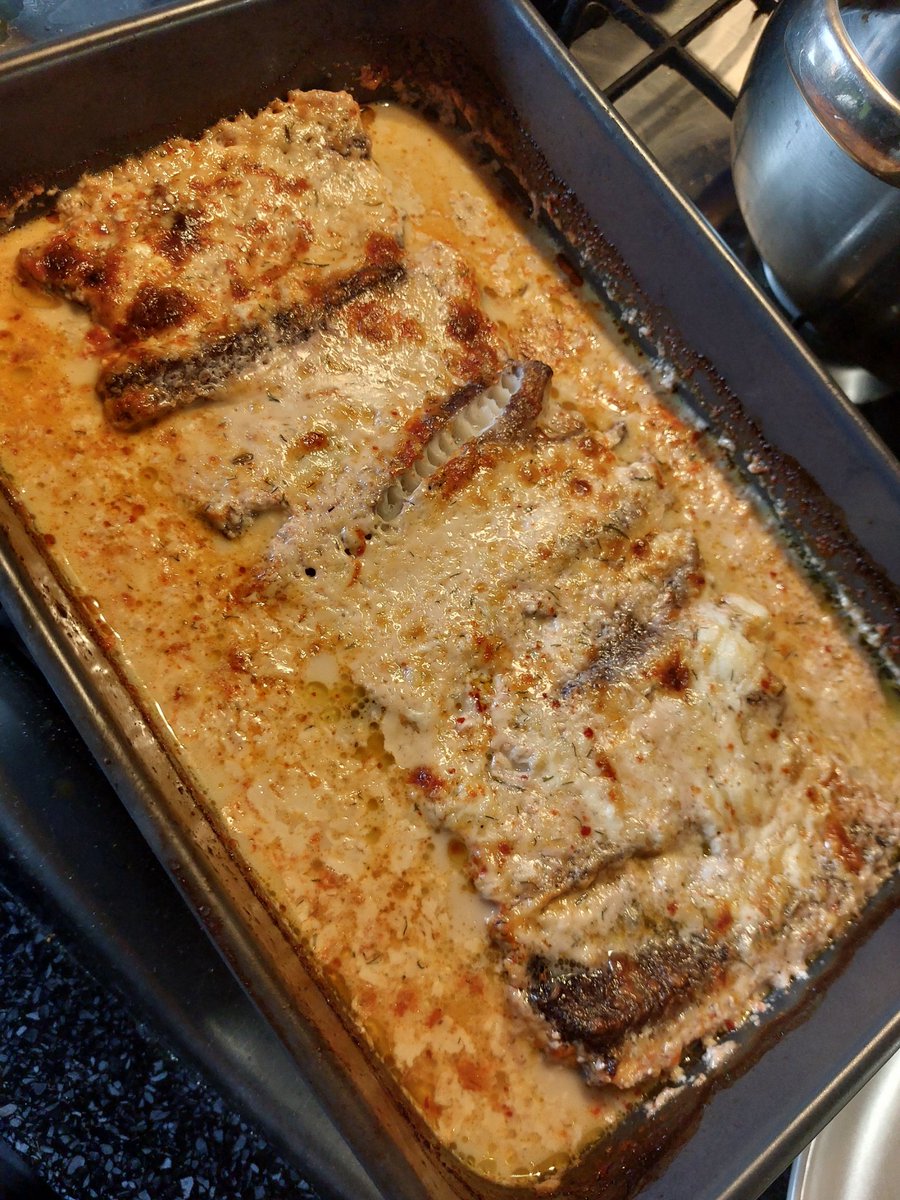 M_B_art's tweet photo. fancy  #codfish 🐟

marinade A: red wine, vinegar, dried anise, star anise, ginger, garlic, salt

marinade B: whipped cream, greek yogurt, 
cheddar, ginger, garlic, chili powder, dill, honey, salt 

side dish: carrots, broccoli, peas, mashed potatoes

#ilikecooking https://t.co/8BEWV5jKxG