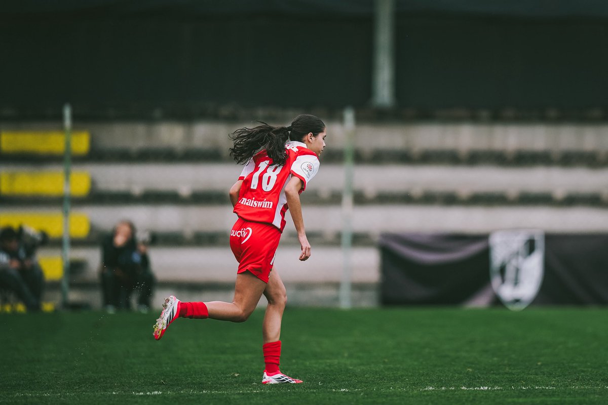 scbragafeminino's tweet photo. Talento P U R O 💎

Luana Bessa. Os primeiros minutos de mais um talento #MadeInCidadeDesportiva na equipa principal ⚡️

#GanharComTodos https://t.co/8HV7YLeKTd