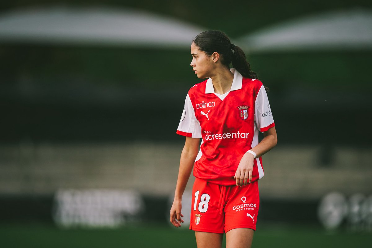 scbragafeminino's tweet photo. Talento P U R O 💎

Luana Bessa. Os primeiros minutos de mais um talento #MadeInCidadeDesportiva na equipa principal ⚡️

#GanharComTodos https://t.co/8HV7YLeKTd