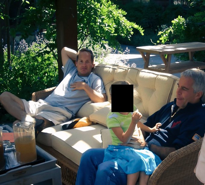 Todo lo que está saliendo de Epstein es vomitivo. Y Newtral y Maldito Bulo diciendo durante años que era todo una teoría de la conspiración.