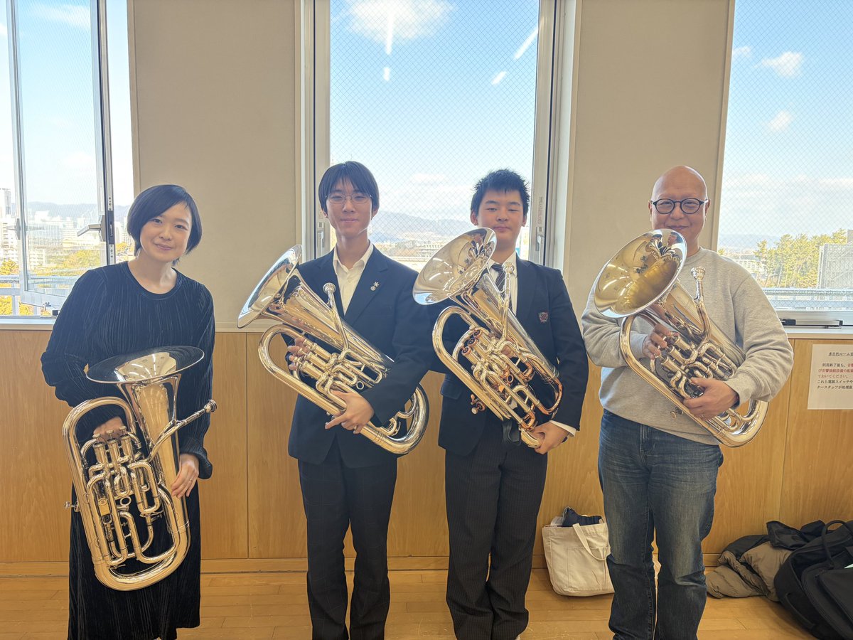 本日のえばじむ🔥私の音出し、一緒にやってもらいました👀
みんないい音してたなぁ🥹✨
そしてこの３人！Ms.えばの合同演奏にも登場‼️また一緒に吹けるの楽しみです✨