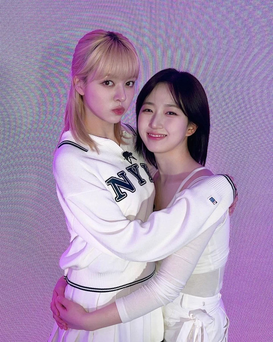 bubuz_zip's tweet photo. 챗톡 비하인드 https://t.co/HqmEFmsigN