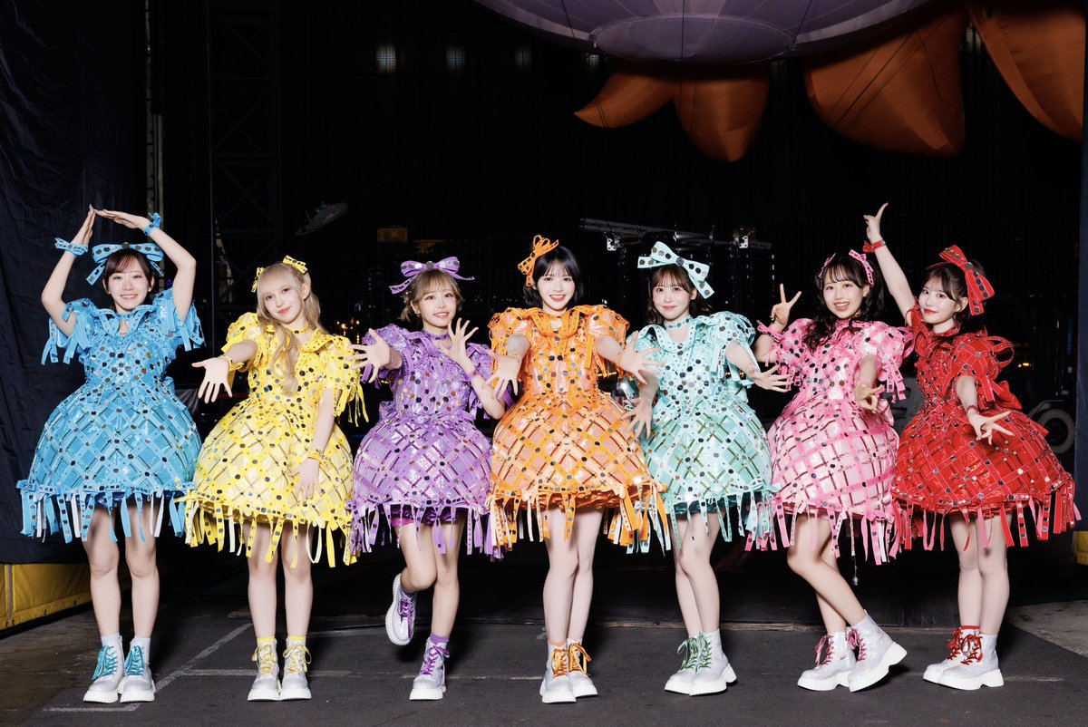 【#ふるっぱーと東京ドーム セットリスト】

グループ曲を全曲披露！
グループ最大数となる全44曲を披露🎵❤️💜🩷🧡💚🩵💛

FRUITS ZIPPER SPECIAL LIVE 2026 IN TOKYO DOME 〜ENERGY〜
@東京ドーム

01 RADIO GALAXY
02 君の明るい未来を追いかけて 
03 うぇるかむとぅ～ざ♡ふるっぱー！ 
04