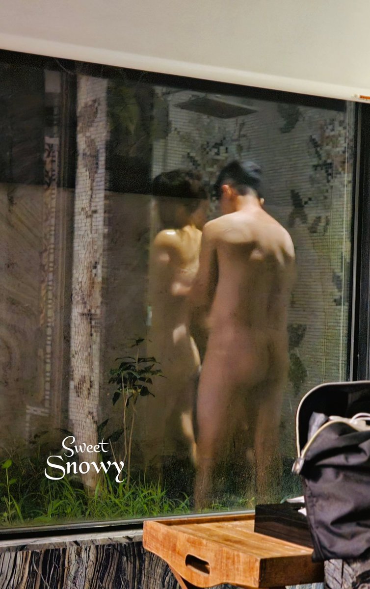 Sweet Snowy tweet media