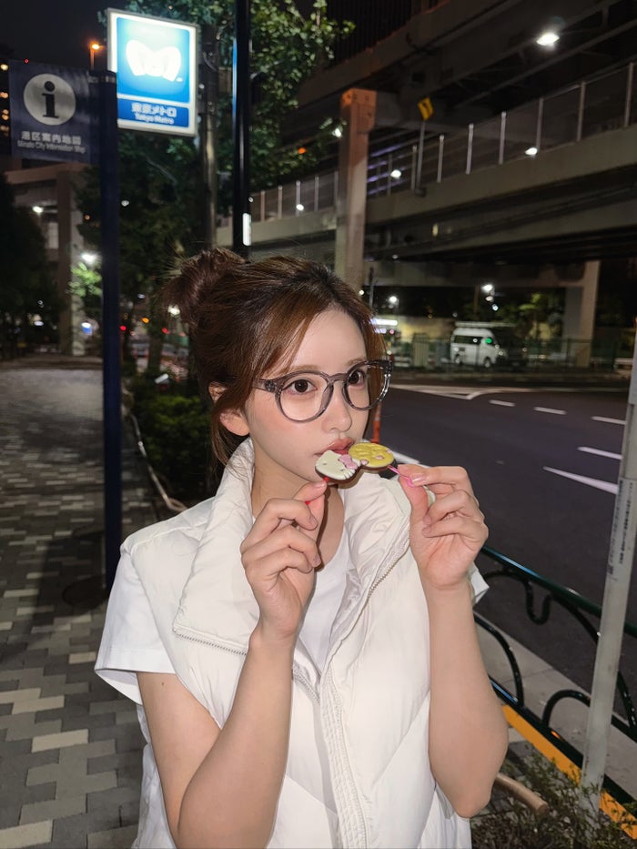 modelpress's tweet photo. 【「CHANCE & CHANGE」インタビュー】
美女のコンビニ飯🍙🥪
美容効果あり・低カロリー高タンパク…
六本木&銀座キャバ嬢絶賛の品✨️
🔻写真・記事詳細はこちら
https://t.co/5tE3otReOM
#CHANCEANDCHANGE #チャンスアンドチェンジ @KIHO3636 @ciao_chuu @yumero0109_ https://t.co/FYirs9L5oH