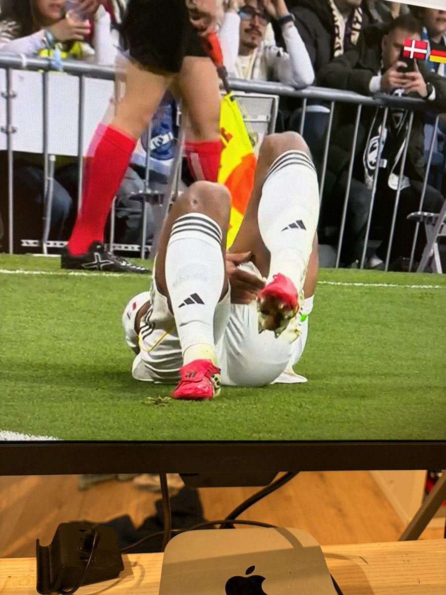 Loguito Fcb tweet media