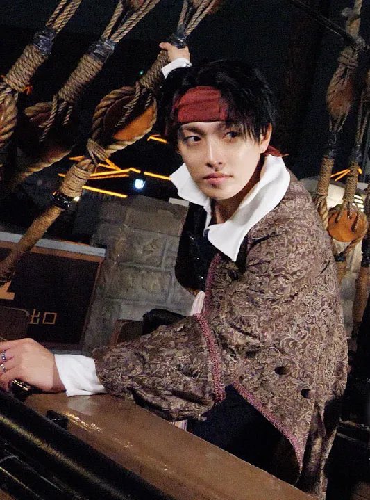 1107base's tweet image. [📷] Hongjoong for IDOL 1N2D ‘8 Makes One Truth’ he looks so good!

#HONGJOONG #홍중