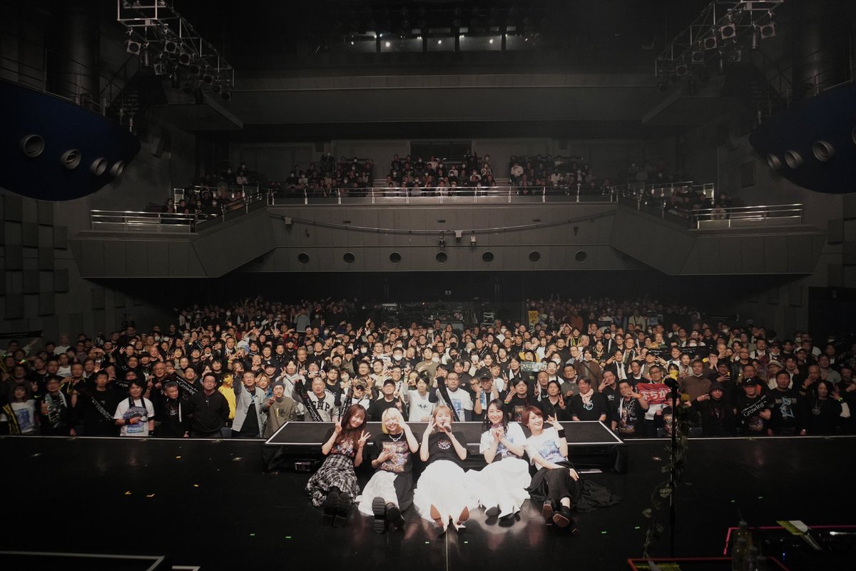 E_O_E_official's tweet photo. ／
 East Of Eden Spring Tour 2026 〜 Growing 〜
 2日目大阪！！！
＼

ご来場いただいたみなさま、ありがとうございました！！
大阪いつもあたたかい・・・☺️🫶
明日もたのしんじゃうぞ🐙

#EOEGrowingツアー
#EOE
#EastOfEden

🍎 https://t.co/HZKkolKIKn