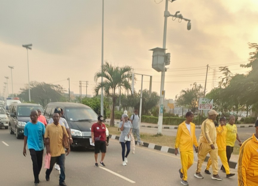 cmcikeja's tweet photo. CMB Steps Out for Fitness!

The Citizens’ Mediation Bureau (CMB) joined other Lagos State civil servants at the Walk for Fitness exercise, stepping out in style to prioritize health and well-being.

#CMB #WalkForFitness #ActiveTeam #Justiceforall #ForAGreaterLagos https://t.co/RYd3LvuuQT