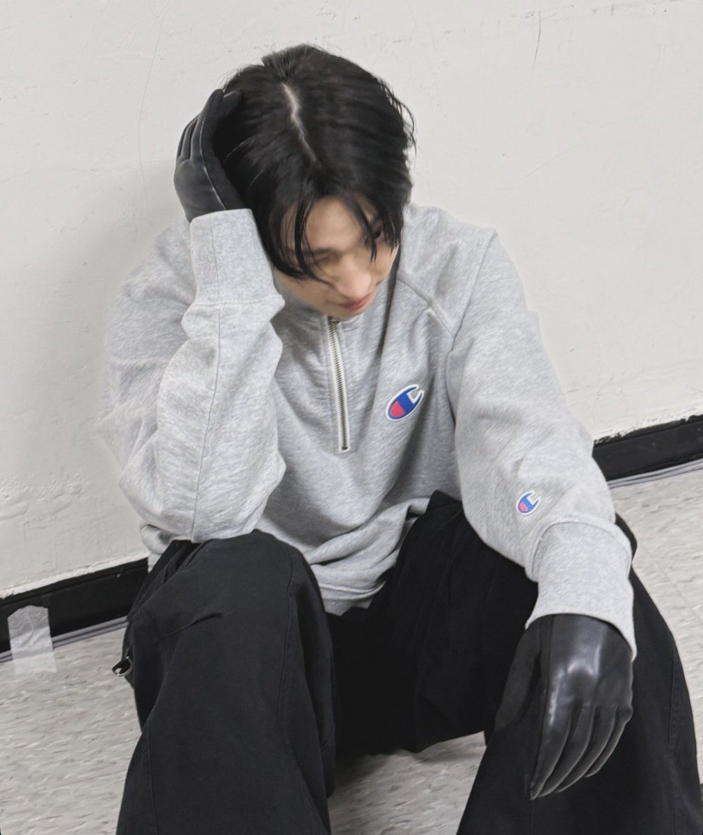 1107base's tweet image. [📸] Hongjoong’s instagram story, his little effects are so fun

#HONGJOONG #홍중