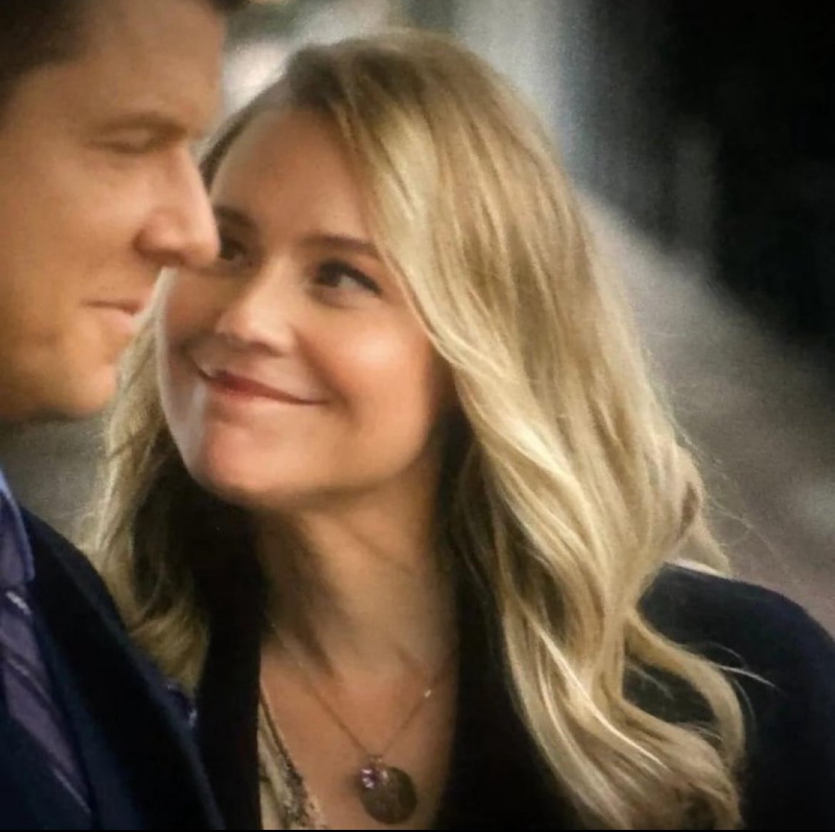 ChicadeeB's tweet image. Hint…🥰 @Eric_Mabius #KristintBooth 

#RenewSSD @MichelleVicary  #POstables