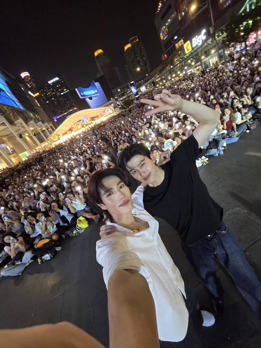 doublepjourney_'s tweet photo. จาก 19-25 🎂 

📸 IG : @phuwintang

THE GOOD YEAR OF POND

#Happy25thPondDay
#ปอนด์ภูวินทร์ #PondPhuwin
#ppnaravit #phuwintang https://t.co/4N3PmQ5eeO