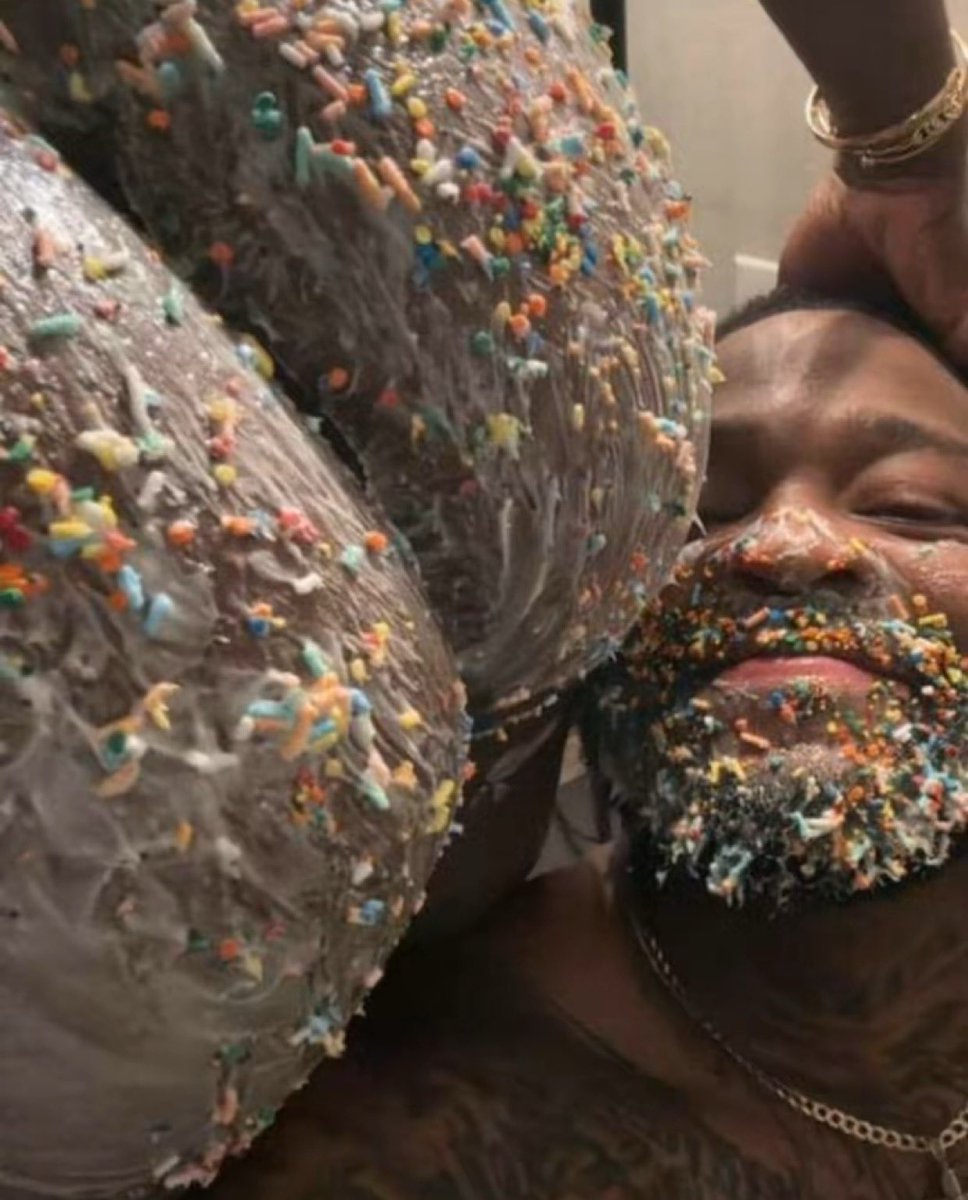 murillohcb's tweet image. Come seat on daddy