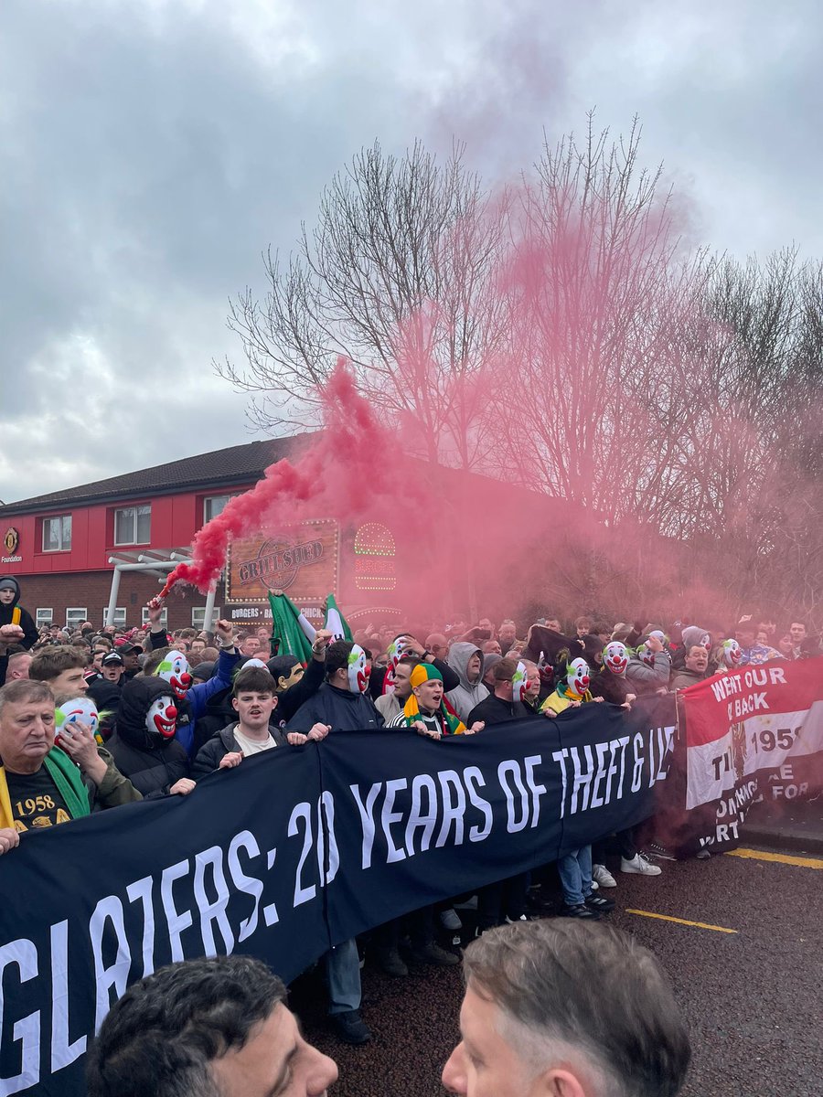 StretfordPaddck's tweet photo. 20 years of theft.

#MUFC https://t.co/L5fz73B8KD