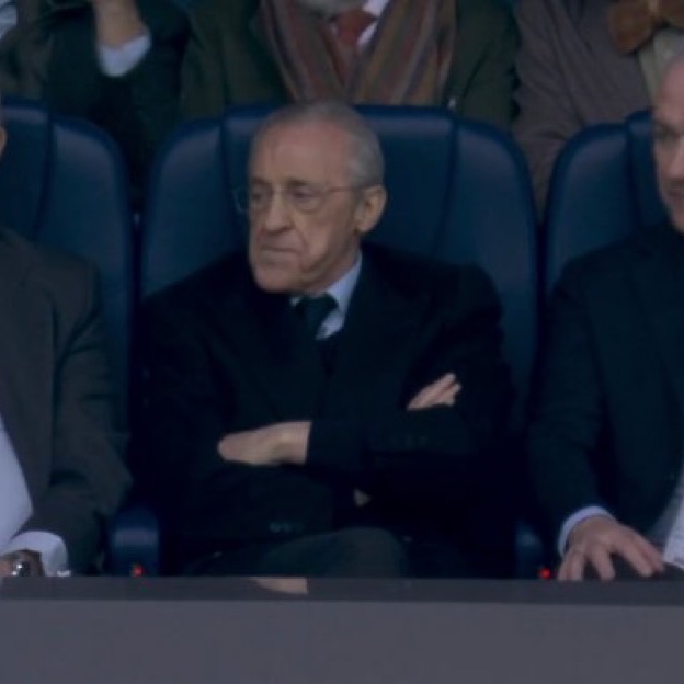 MadridUniversal's tweet photo. 🚨 The Bernabeu whistles loudly whenever Florentino Perez is shown on the screens. https://t.co/CywKPn9x8V