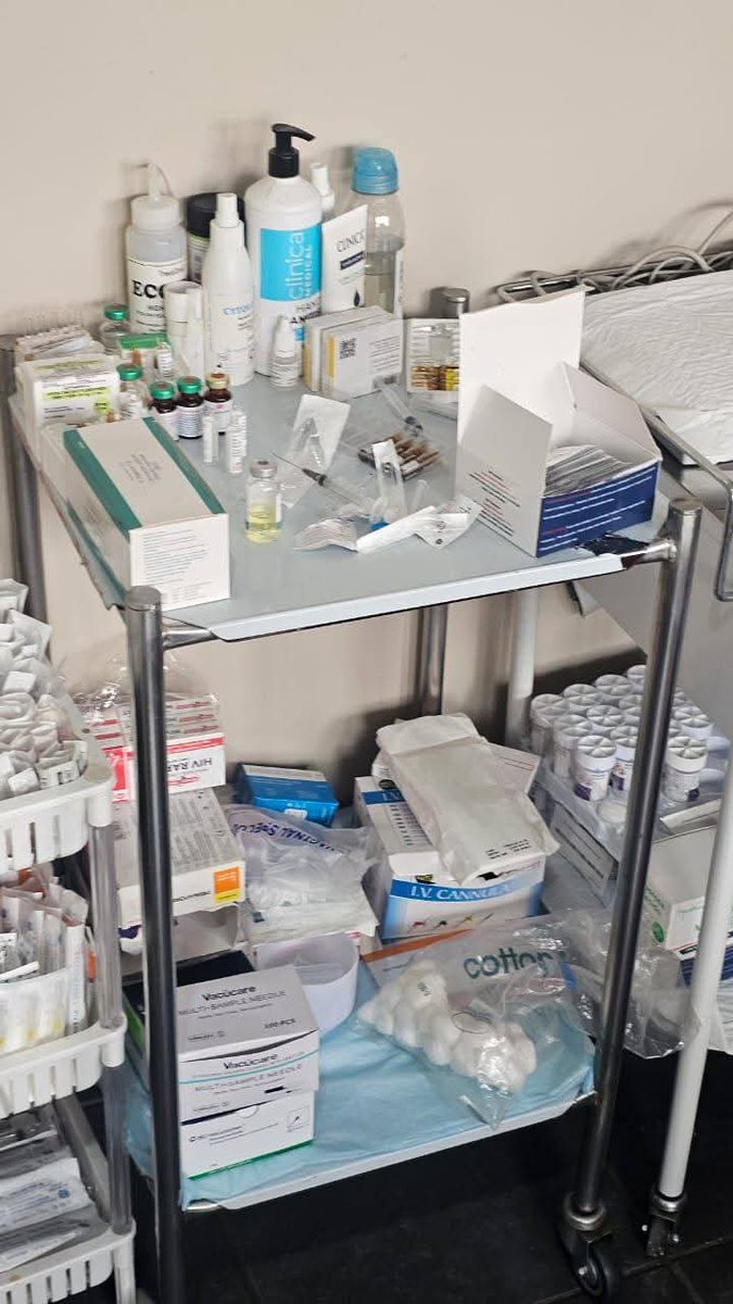 EversonLuhanga's tweet image. Johannesburg Metro Police arrested a 50-year-old Pakistani national in Midrand after catching her posing as a medical practitioner at a local clinic. Officers found her consulting patients without a practice number, qualifications or registration. She admitted she never completed…