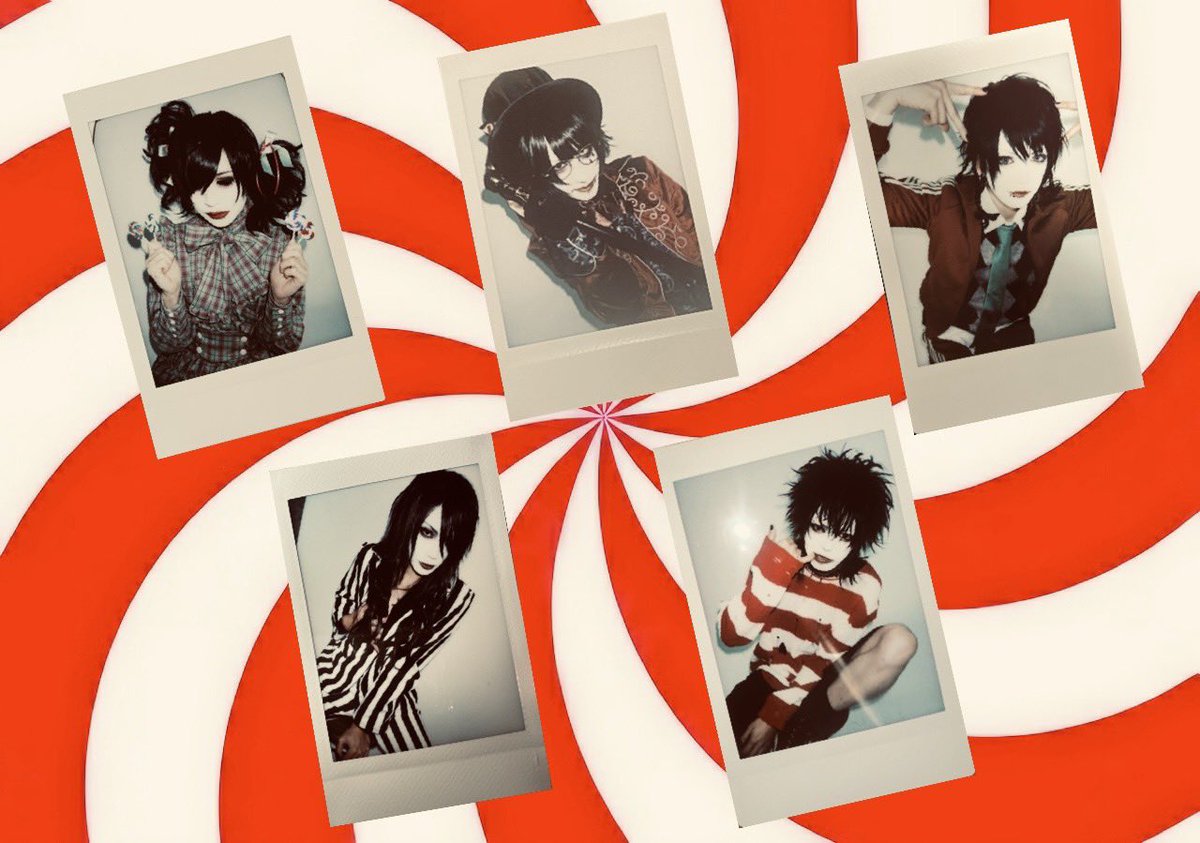 ⬜️ このあと23:00よりバレンタインチェキ販売 ⬜️ アー写撮影時の