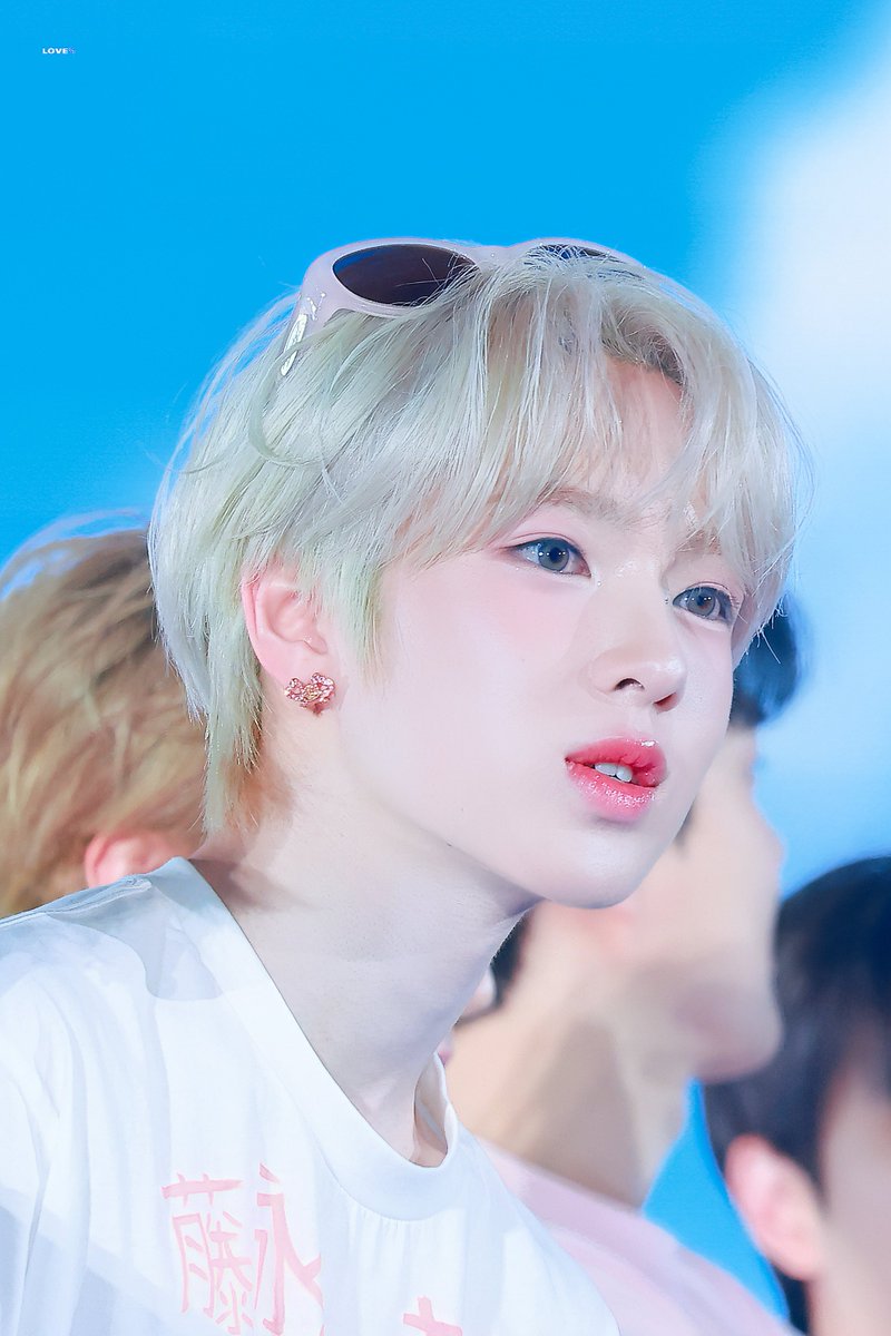 𝐋𝐎𝐕𝐄% tweet media