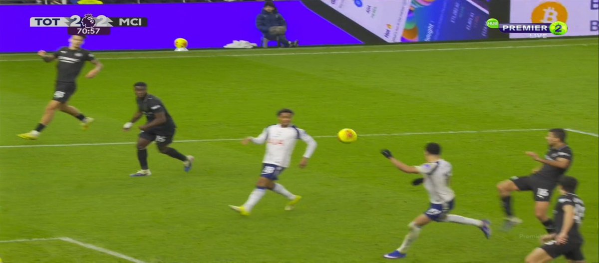 Nik_danz's tweet photo. Man City is f**king annoying men https://t.co/DhlunOr0y3