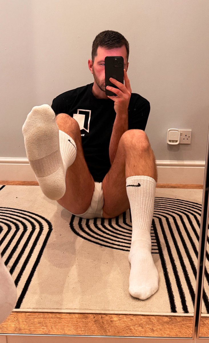 Taylor London tweet media