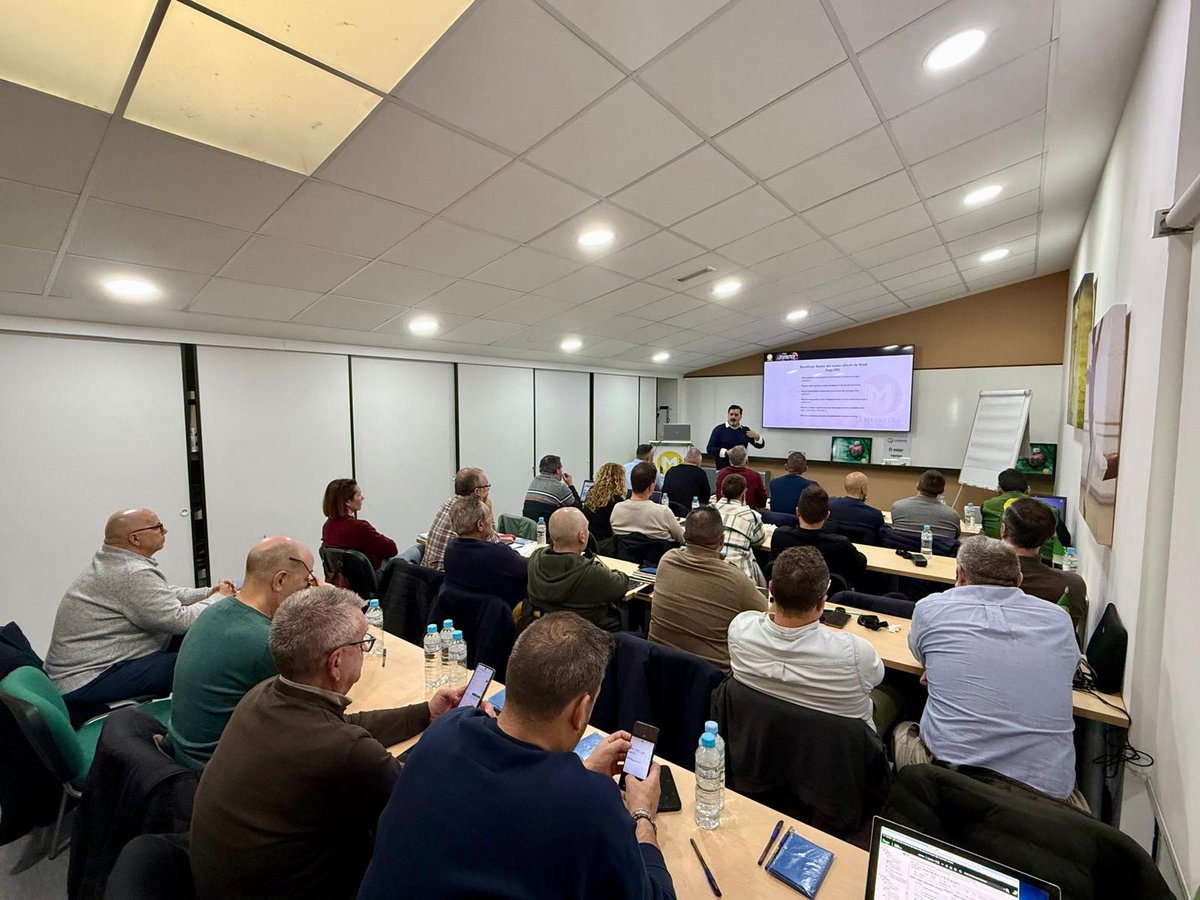 Jornadas Anuales #Perchan 2026 ✅
Hemos hecho balance de un 2025 cerrado cumpliendo objetivos y definido los retos que marcarán 2026. Trabajo en equipo, visión estratégica y mirada al futuro. 💪
#Perchan #automoción #chapaypintura