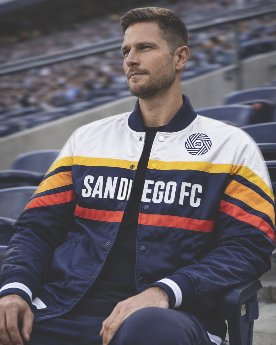 BillionCreation's tweet image. Repping your city. 🔥
Mitchell &amp;amp; Ness SDFC apparel built for real fans 😏

Available now at billioncreation.com