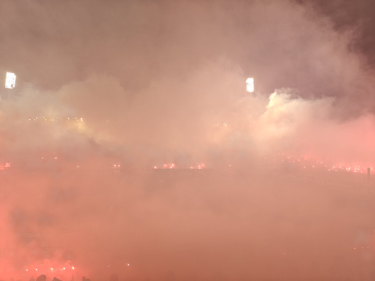 ΠΑΟΚ σ αγαπώ κι όταν θα πεθάνω θέλω το Δικέφαλο στον τάφο μου επάνω 
#PAOKSER
