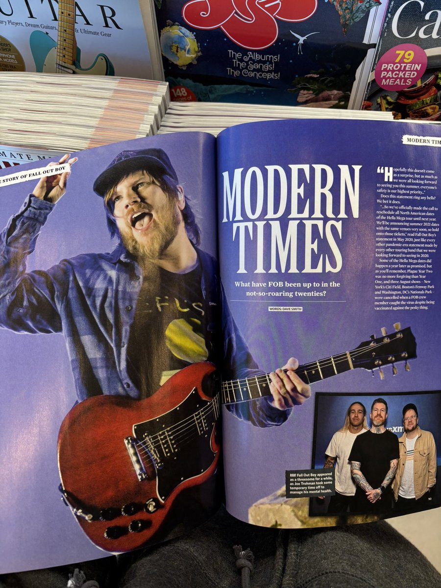 z_unforch's tweet photo. new fob magazines/fanpacks at barnes and noble!!! 😍💘 https://t.co/BxcEHEP5ZB