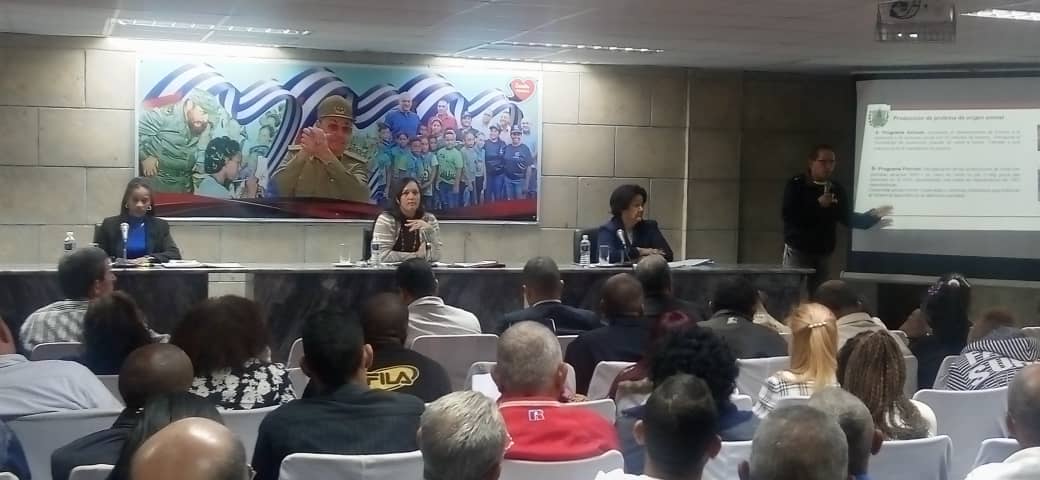 rlicea_mojena's tweet photo. Se realiza una excelente @amppij se actualizó la Estrategia de Desarrollo Municipal, los delegados interpretaron de manera adecuada los acuerdos del XI Pleno del Comité Central y la ANPP, y los compromisos contraídos para el 2026 #SentirPinero #IslaDeLaJuventud #100AñosConFidel https://t.co/GxueLuvovW