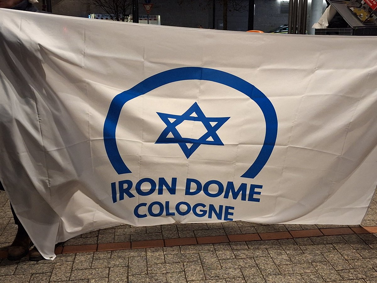 KolnOmas's tweet photo. Köln und Bonn ziehen heute den Iron Dome um die Kölner Philharmonie.
#K0102 https://t.co/jeJMRis0te
