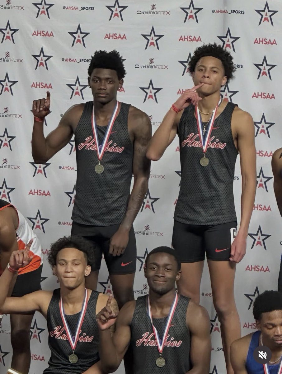Demetrihalljr_'s tweet photo. Blessed to be a state champ for 4x2 and 4x4🥇 ‼️ @SimeonWatsonIII @AntonioWynn2028 @Alabama_Varsity @TeamJean_ @HewittAthletics @HallTechSports1 @TribSportsLive https://t.co/hUXVPwtigx