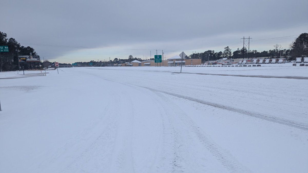 The snow looks pretty, but roads across Leland are still slick and dangerous. These photos were taken by our public safety teams. All Town facilities are closed Monday, Feb. 2. Please stay off the roads.

Updates and resources 👉 ow.ly/U91W50Y7kwc #LelandPrepares #LelandNC