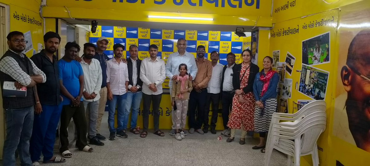 SushilKashyap01's tweet photo. अहमदाबाद (गुजरात) आम आदमी पार्टी कार्यालय में नारणपुरा विधानसभा में पार्टी द्वारा चलाए जा रहे प्रचार अभियान और संगठन विस्तार पर विस्तृत सेंट्रल जोन प्रभारी श्री #PardeepMittal और @Pawansh07 जी के साथ चर्चा की
@AapKaGopalRai @ipathak25 @AAPGujarat @aapkapardeep https://t.co/C4zfcxLxdm