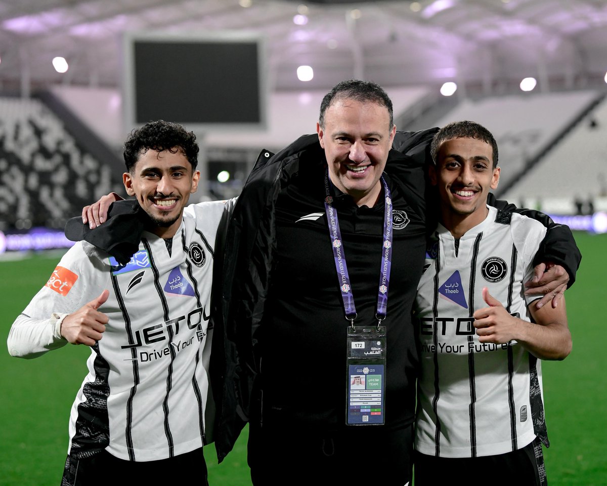 AlShababSaudiFC's tweet photo. ابتسامة الانتصار 🤍🖤

#يلا_شباب | #الشباب_الفيحاء https://t.co/CcR7amTXVD