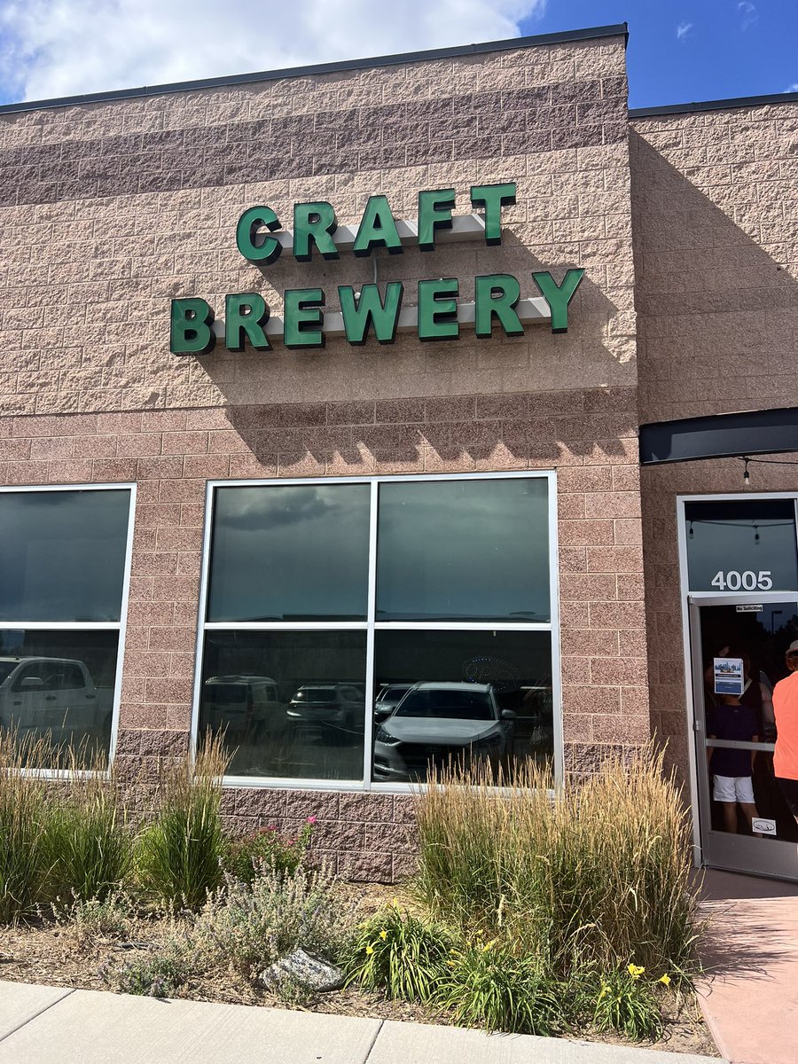 BeerAdviser's tweet photo. Sunday brewery stop in Colorado Springs at @PeaksNPinesBrew . Clean taproom, relaxed pace, and a lineup that values balance over hype. Lagers shine here, IPAs stay honest, and nothing feels forced.

#BeerAdviser #SundayBreweryAdventure #ColoradoBeer #CraftBeerReview #DrinkLocal https://t.co/SRkZsxDPW2