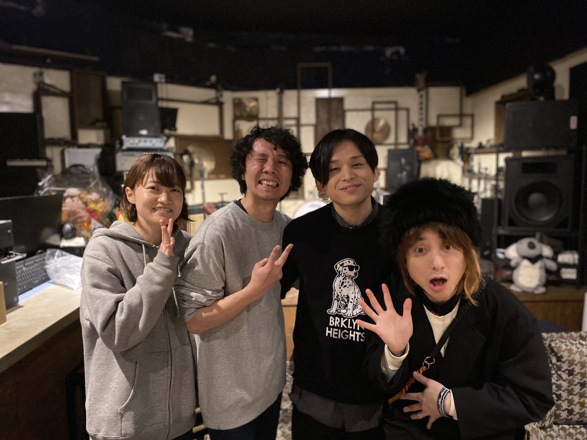 2/1岡山ひじラボ
稲村太佑＆髙木誠司 弾き語り2マンアンコール公演
『 月は沈めど陽は待たず 〜岡山編〜 』
大団円となりました！ご来場いただいた皆様、本当にありがとうございました！そして、ひじラボの皆様ありがとうございました！改めて7周年おめでとうございます！