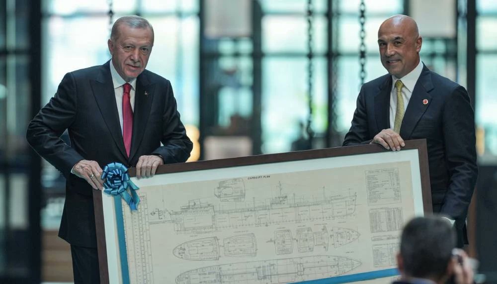 mahir_gra2's tweet photo. Sağdaki kişi Epstein belgelerinde ismi geçen Fettah Tamince.

Soldaki kişi ise ben değilim :D https://t.co/2mYQ7cHvqV