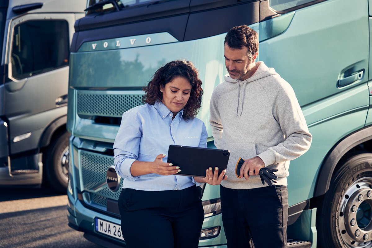 ThomannNFZAG's tweet image. 🚛 Volvo Trucks ist 2025 erneut Europas Marktführer bei schweren Lkw – 19 % Marktanteil! Der FH Aero punktet mit bis zu 7 % mehr Effizienz.

👉 Pressemeldung: ow.ly/BXvt50Y5nCq

#passionstattstandard #thomannnutzfahrzeuge #volvotrucks