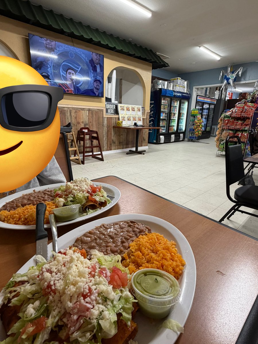 Big fan of Mexican restaurants in the back of convenience stores #expand #theycanstay