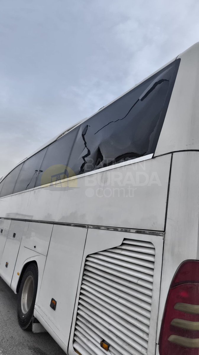 F_Tuncc's tweet photo. Spor; barışın, kardeşliğin ve birliğin adıdır. Bugün Adana maçı sonrası dönüş yolunda yaşanan çirkin saldırı bu ruha gölge düşürmüştür. Türkiye’de sporun dili kavga değil, kardeşlik olmalıdır. @batmanpetrolfk camiasına ve taraftarlarımıza geçmiş olsun dileklerimi iletiyorum. https://t.co/TAjoQF5etS