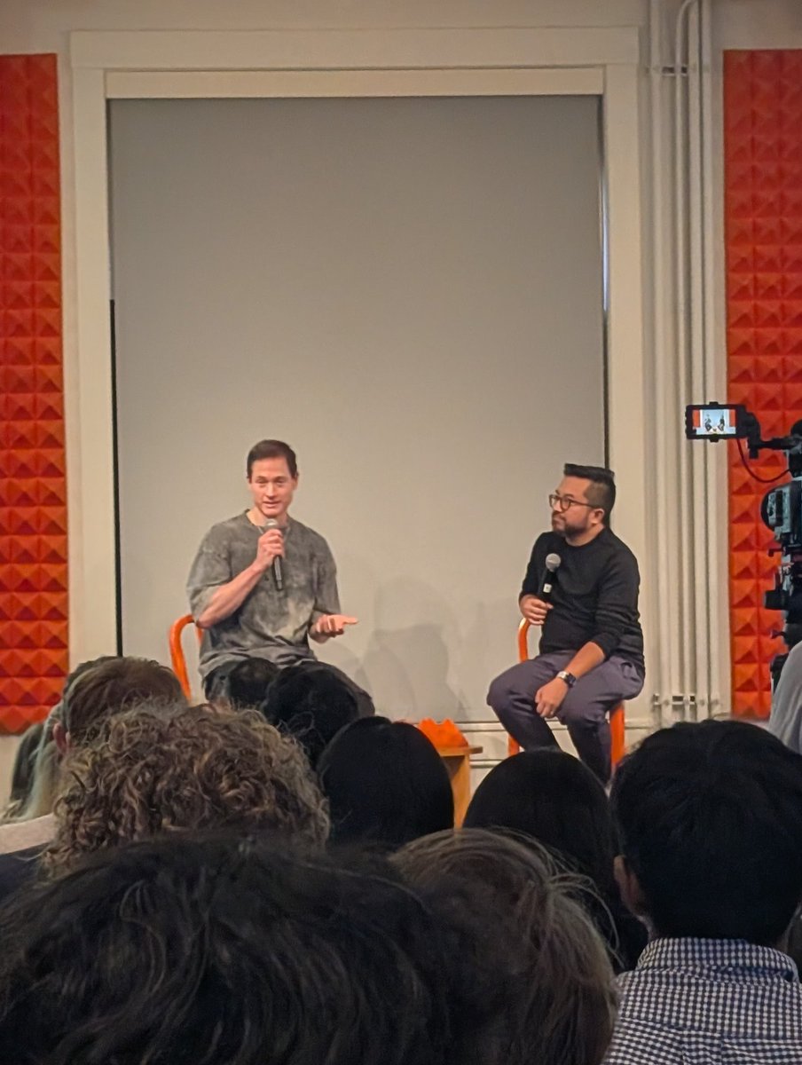 ary_src's tweet image. you know he looks a lot healthier in person if that makes sense lol @bryan_johnson